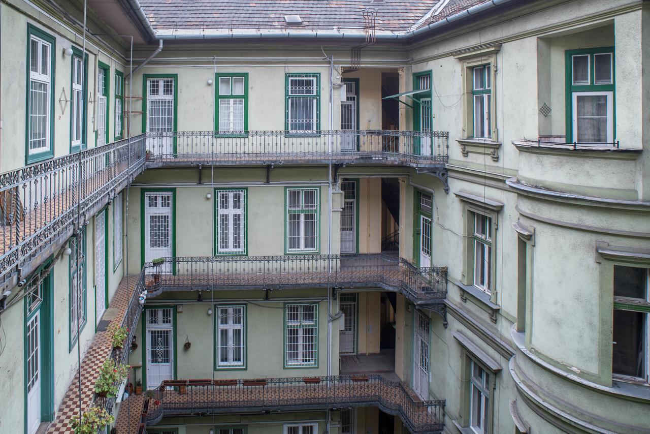 Nine Trees Apartment Budapest Kültér fotó